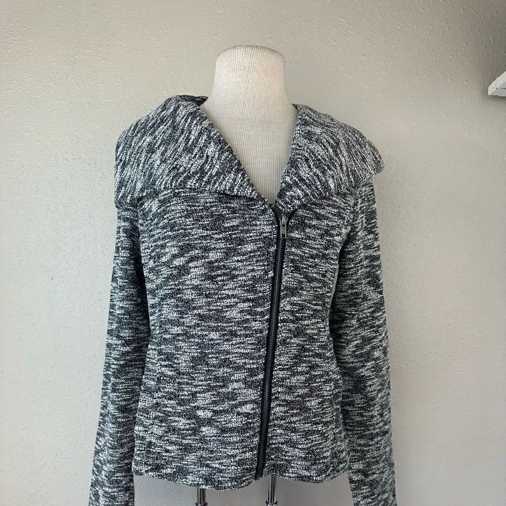 NWT Mystree Women’s Collared Zip Up